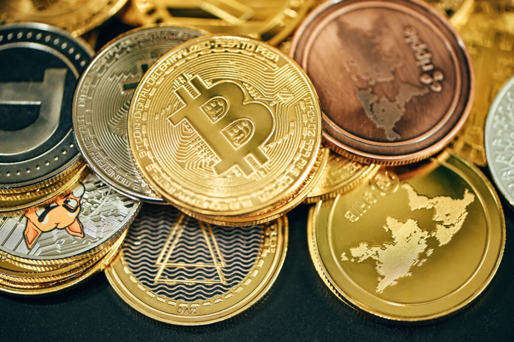 仮想通貨とは？ビットコインとアルトコインの違いをゼロから徹底解説【初心者向け投資ガイド】
