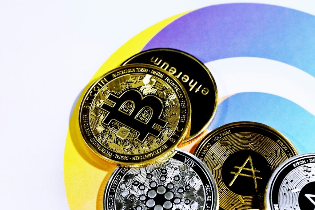 仮想通貨とは？ビットコインとアルトコインの違いをゼロから徹底解説【初心者向け投資ガイド】