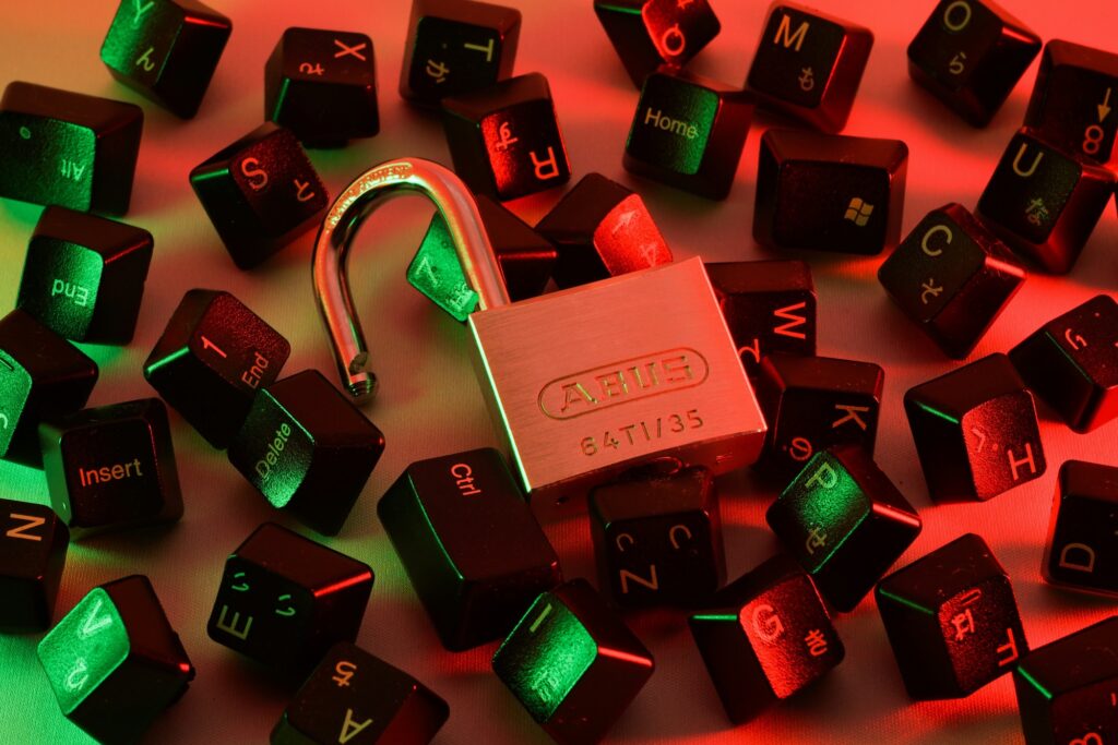 仮想通貨ハッキング対策｜初心者が知るべきセキュリティの基本と資産を守る実践ガイド